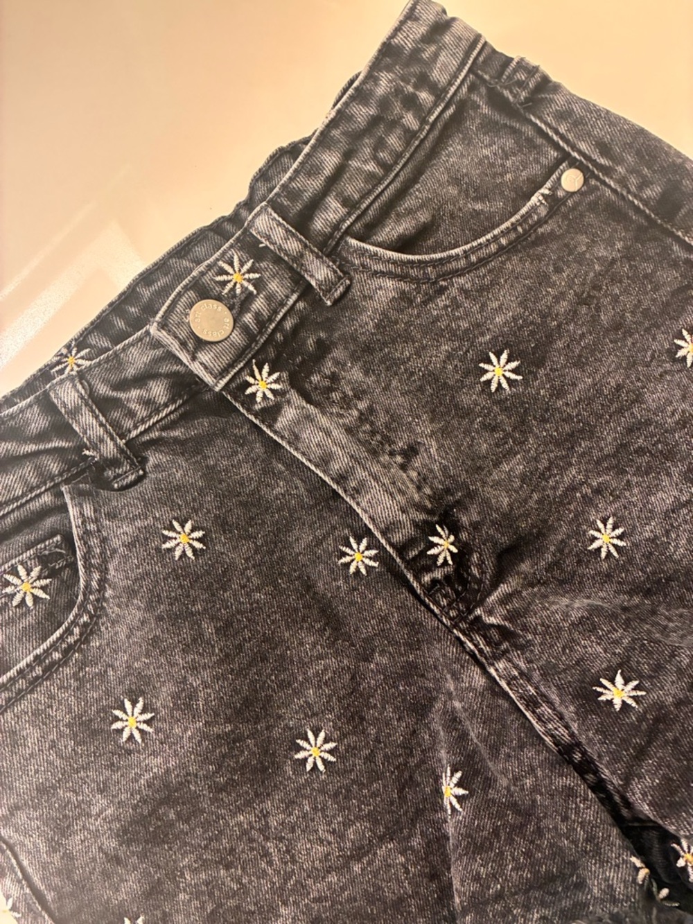Kids Embroidered Daisy Black Acid-Wash Jean Shorts